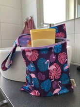 Load image into Gallery viewer, Sweat Pack Flamingo Small