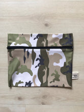 Load image into Gallery viewer, Sweat Pack Camo Small