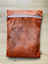 Load image into Gallery viewer, Sweat Pack Lotus Orange Medium