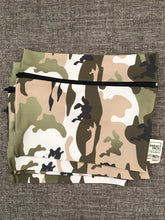 Load image into Gallery viewer, Sweat Pack Camo Small