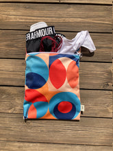 Load image into Gallery viewer, Sweat Pack Retro Medium